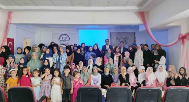 Kur'an Kursu öğrencileri ile aşure programı
