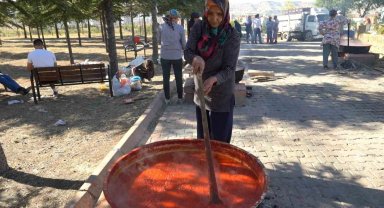 Melikgazi'de salça kaynatma günlerine yoğun ilgi