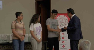 Milli eğitimden sınavlarda derece yapan öğrencilere hediye