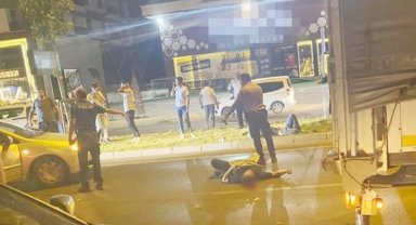 Motosiklet tıra arkadan çarptı: 1 ölü, 1 ağır yaralı