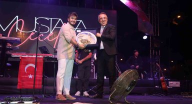 Nevşehir'de Mustafa Ceceli rüzgârı esti