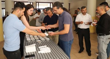 NEVÜ'lü personellere aşure ikramı