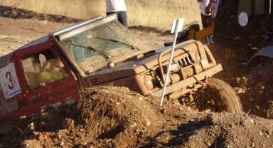 Off-road tutkunlarından nefes kesen gösteri