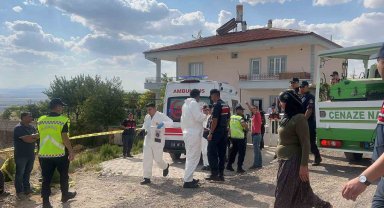 Önce eşini sonra kendisini öldürdü