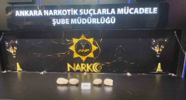 Otomobil hoparlörünün boşluğuna gizlenmiş 1 kilo eroin ele geçirildi