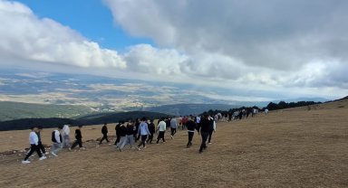 Pursaklar Belediyesinin kamp ateşi Samsun Ladik'te yandı