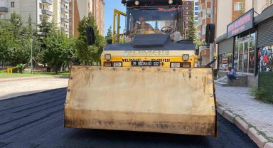 Sakarya Mahallesi'nde 5 sokakta asfalt yenileniyor
