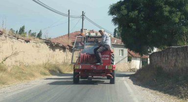 Seyitgazi'deki orman yangınını söndürmek için köylüler de seferber oldu