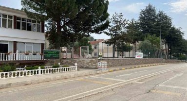 Sıcaklık rekoru kırılan Sarıcakaya adeta yanıyor
