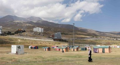 Sıcaktan bunalan Kayserililer Erciyes'te serinliyor