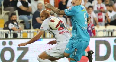 Sivasspor'da Rey Manaj ilk resmi maçına çıktı