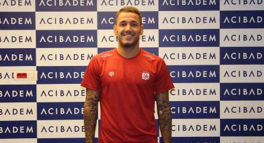Sivasspor'da Rey Manaj, sağlık kontrolünden geçti