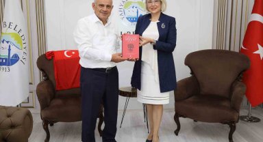 Tohumluk Vakfı'nın eğitim projesine Yahyalı Belediyesi'nden destek