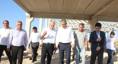 Türkiye'nin ilk elma borsa binası hızla yükseliyor