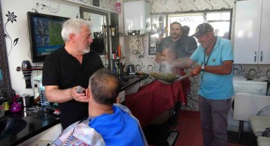 Yozgat'ta esnaf nazardan korumak ve işlerinin iyiye gitmesi için üzerlik otu tüttürdü