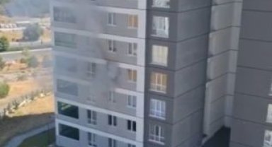 14 katlı apartmanda çıkan yangın paniğe neden oldu