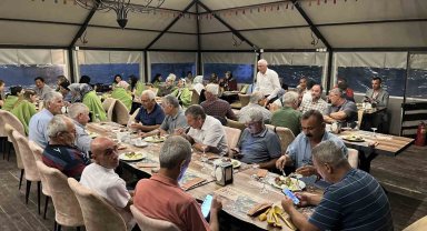 40 yıl önce askerlik yapan silah arkadaşları, her yıl farklı bir ilde buluşuyor