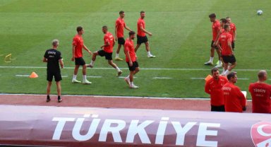 A Milli Futbol Takımı, Japonya maçı hazırlıklarına başladı