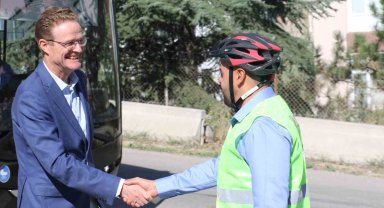 AB Büyükelçisi Landrut pedal çevirerek Avrupa Hareketlilik Haftası'na dikkat çekti