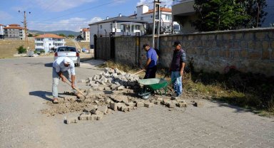 Akdağmadeni'nde yollar yenilenmeye devam ediyor