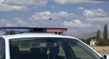 Aksaray'da jandarma ekipleri trafiği helikopterle denetliyor