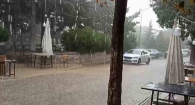 Aksaray'da sağanak yağmur etkisini sürdürüyor