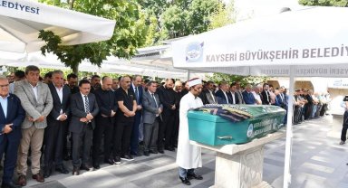 Başkan Bağlamış'ın acı günü: Hayatını kaybeden annesi toprağa verildi
