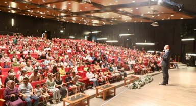 Başkan Çolakbayrakdar: "Sıra dışı farklı hizmetlerle vatandaşımızın yanındayız"