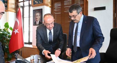 Başkan Kavuş, Bakan Tekin'e DOST Meram'ı anlattı