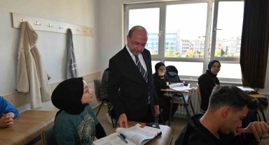 Başkan Pekyatırmacı: "Lise öğrencilerimize bin 500 TL eğitim desteğinde bulunacağız"