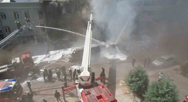 Başkentte sünger fabrikasında yangın: 1 kişi hayatını kaybetti