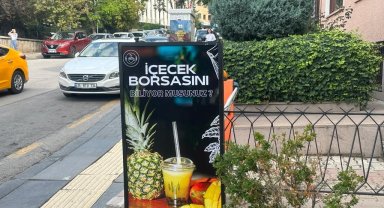 Bu kafede fiyatları gelen müşteriler belirliyor
