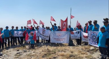 Dağcılar Sivas Kongresi anısına Yıldız Dağı'na tırmandı
