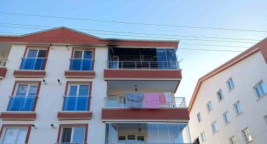 Elektrik tesisatında çıkan yangın evi küle çevirdi