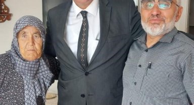 Emniyet müdürü, şehit babası ve babaannesinin elini öperek göreve başladı