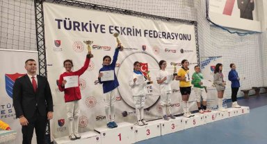 Eskişehirli sporcular eskrimde 3 derece aldı