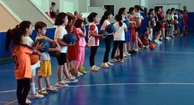 Geleceğin sporcularını yetiştiriyorlar