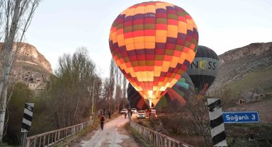 Güney Afrikalı turistlerin Soğanlı Vadisi'nde renkli anları