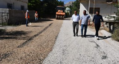 Gürün yolları tek tek yenileniyor