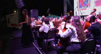 İki elin sesi var çocuk orkestrasından muhteşem konser