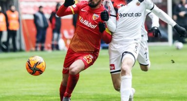 İlhan Parlak futbolu bıraktı