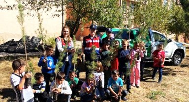 Jandarma ekipleri öğrencilere çevre bilincini aşıladı