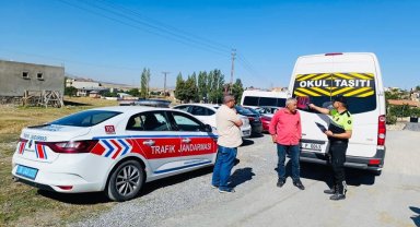 Jandarma Okul Servis Araçlarını Denetledi