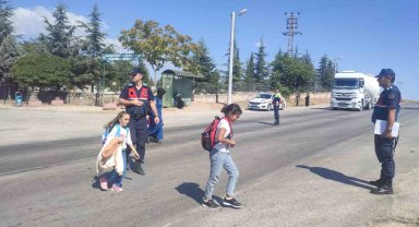 Jandarma okullarda trafik denetimi yaptı
