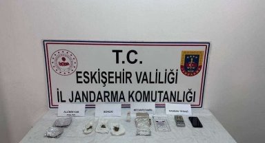 Jandarmanın şüphelendiği araçta farklı türlerde uyuşturucu madde ele geçirildi