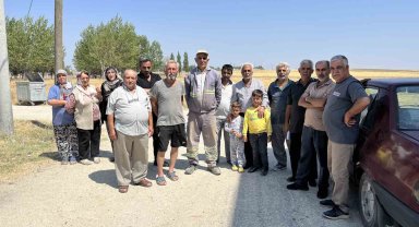 Kanalizasyon ve altyapı sorunu yaşayan vatandaşlar yetkililerden yardım istiyor