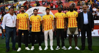 Kayserispor'un yeni transferleri taraftara tanıtıldı