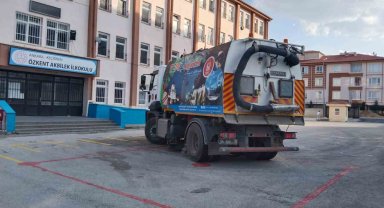Keçiören'de yeni eğitim dönemi için okullar temizlendi
