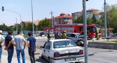 Kırıkkale'de iki otomobil çarpıştı: 2 yaralı