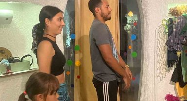 Kolombiya doktorlar, depremzede çocuklar ile samba dansı yaptı